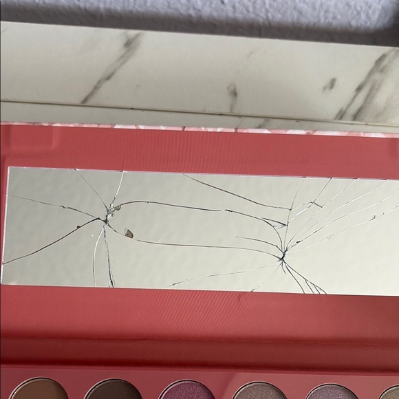 Luminous Legends Eyeshadow Palette - Pink and Gold new but mirror cracked - Picture 7 of 7